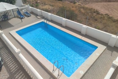 APARTAMENTO CON PISCINA EN URBANIZACIÓN GEA Y TRUYOLS
