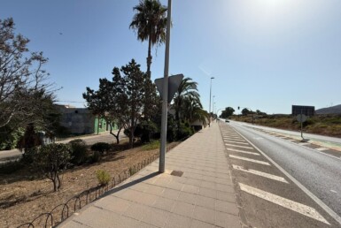 TERRENO URBANIZABLE EN LA MEDIA LEGUA. 930 M2