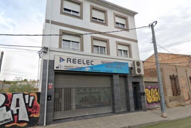 Alquiler de local con salida de humos junto a la carretera