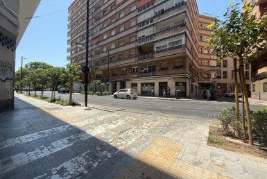 ¡¡ BAJO COMERCIAL EN EL CENTRO DE MURCIA CON POSIBLILIDAD DE CAMBIO DE USO !!