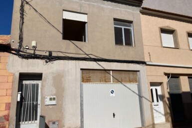 CASA CON BAJO EN LAS TORRES DE COTILLAS