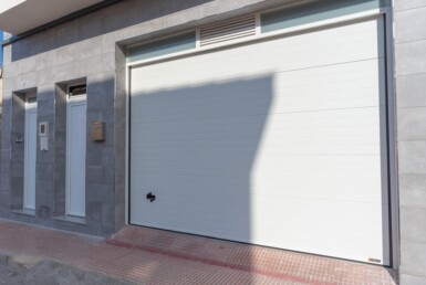 Amplio bajo comercial en Molina de Segura