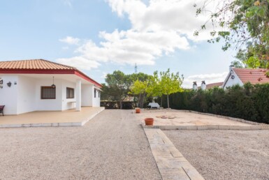 Chalet con parcela en El Chorrico