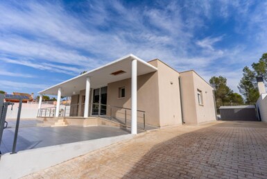 Moderno chalet en Urbanización Cañada Manrique, Calasparra