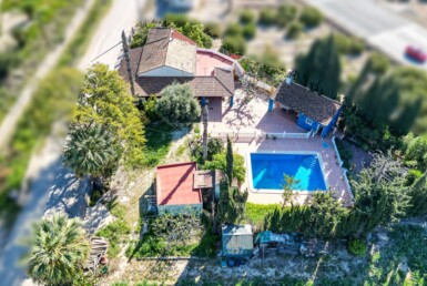 CASA CON PISCINA a 5 MINUTOS del CENTRO de ORIHUELA