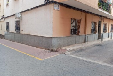 ✨ Piso en planta baja con patio y orientación sur en el corazón de La Unión