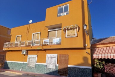 VIVIENDA CON PARCELA EDIFICABLE Y BUENOS ACCESOS