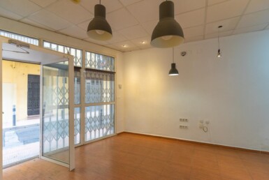 LOCAL AMPLIO Y MULTIFUNCIONAL