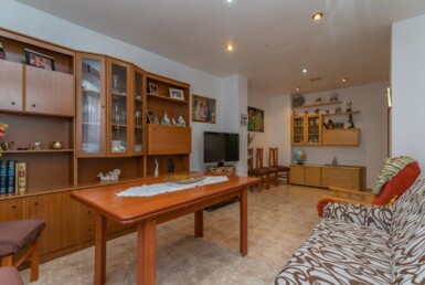 📍 Vivienda céntrica en planta baja con patio – 102 m² construidos