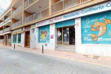 Imagina abrir tu negocio a 50 m. de las playas del Mar Menor, en un espacio listo para recibir clientes.