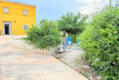 Amplia Casa con Terreno en El Fenazar – Molina de Segura