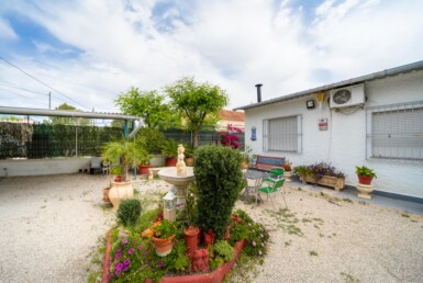 Casa con parcela ideal para cumplir tus sueños