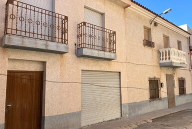 Espaciosa y luminosa vivienda de 8 habitaciones en el centro de Barinas